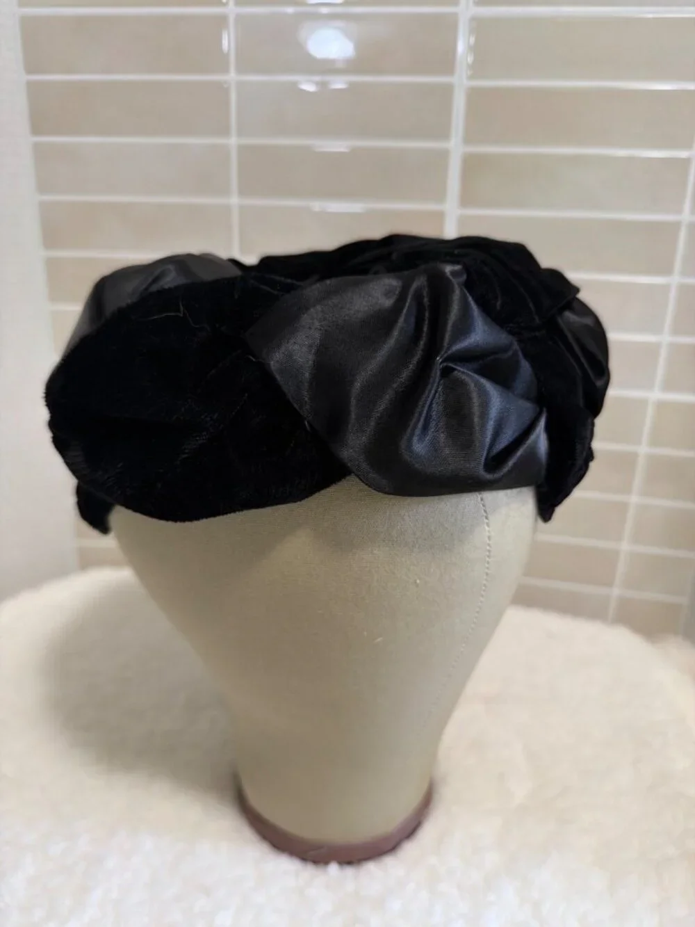 Vintage Union Made USA Black Velvet Woman’s Hat Bonnet Style BI 588620 RUSH
